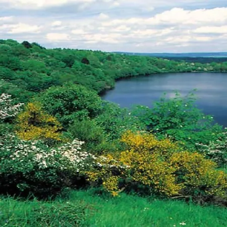 In With Swimming Pool Сasa de vacaciones
